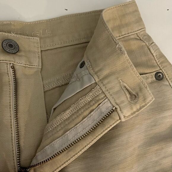 American Eagle Light Tan Distressed Highest Rise Mom Jean Shorts Size 0 - Picture 3 of 8